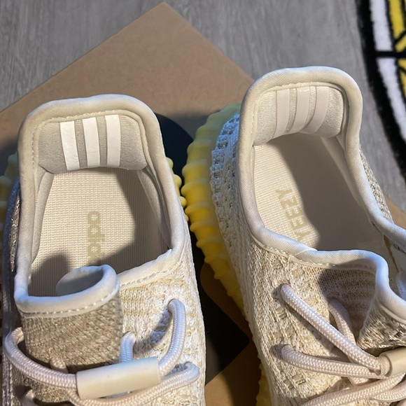 Yeezy Boost 350 size 4 - Picture 3 of 6